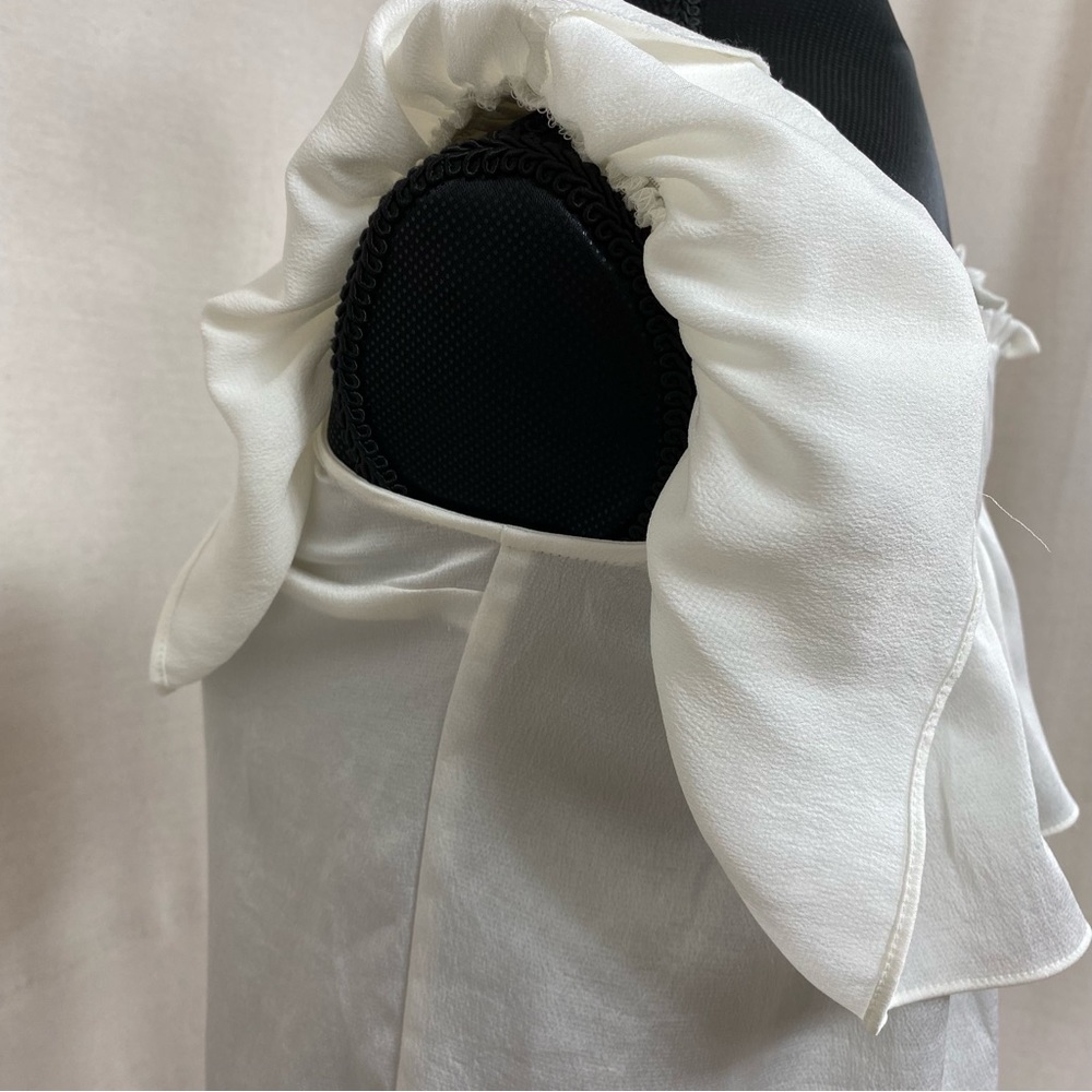 Express Ruffle Off The Shoulder White Top - Picture 4 of 9